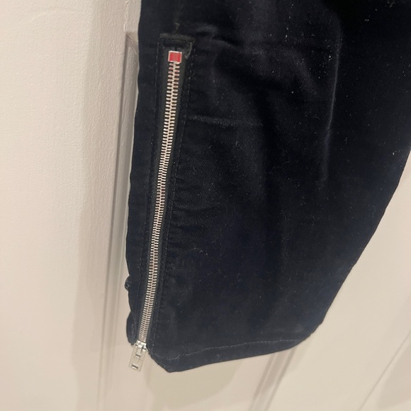 Rag & Bone Black Velvet 10 inch
Capri Skinny Pants Women’s Size 31 - Picture 9 of 12
